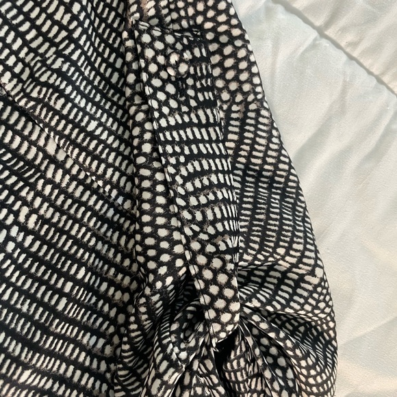 BCBGMaxazria white and white romper size large - Picture 4 of 6